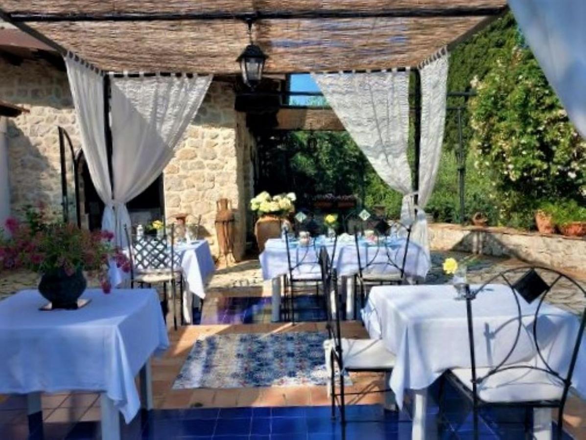 B&B H.M. Sonnino Exterior photo