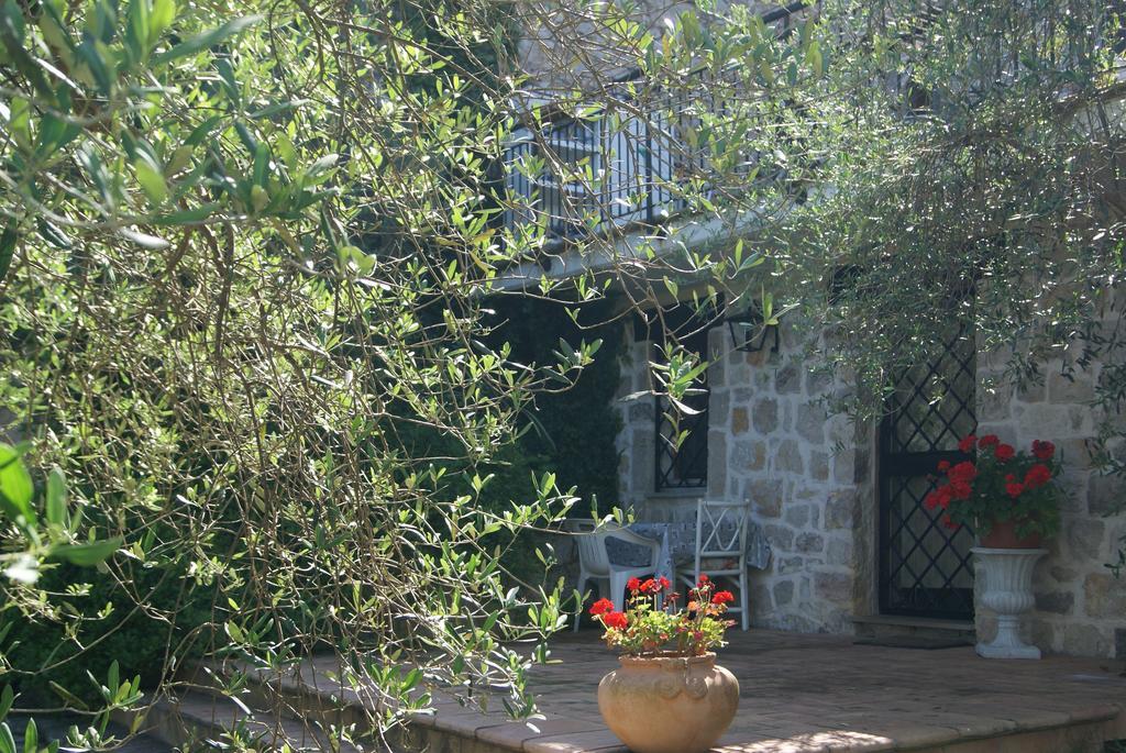 B&B H.M. Sonnino Room photo